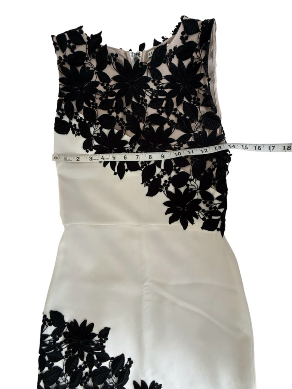 Alice + Olivia Margy Sheath Dress XS White Black Floral Lace As Seen On TV - Picture 11 of 16